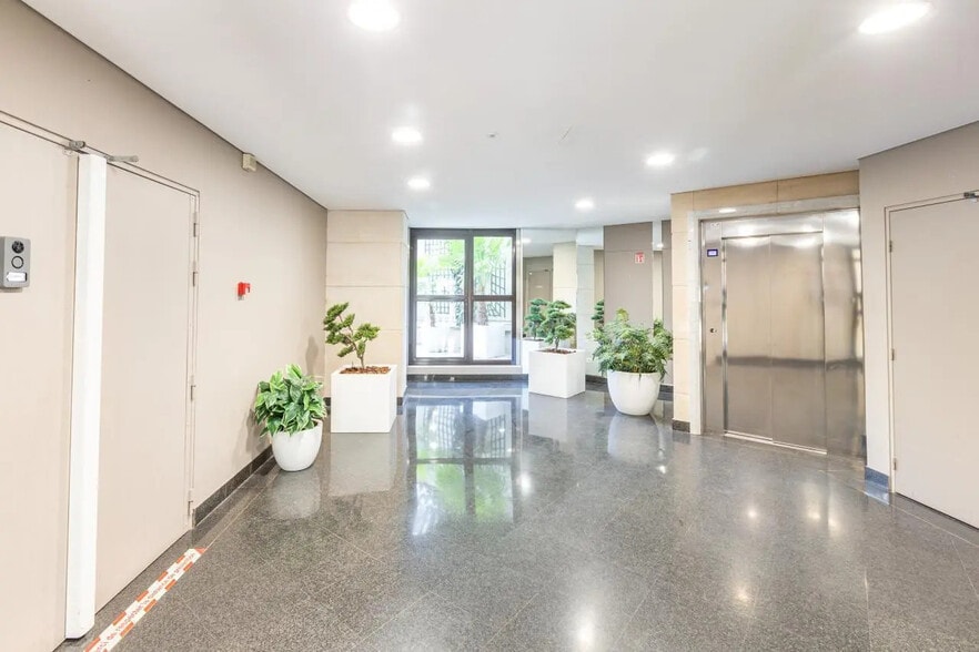 6 Boulevard Bineau, Levallois-Perret à louer - Hall d’entrée – Image 2 sur 9