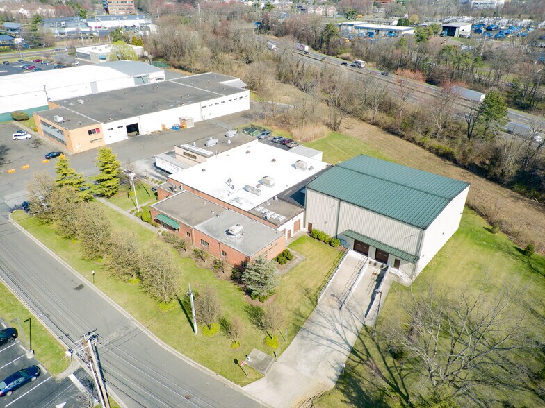 712 Fellowship Rd, Mount Laurel, NJ à louer - Photo de l’immeuble – Image 3 sur 9