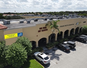 12315-12389 Pembroke Rd, Pembroke Pines, FL à louer Photo de l’immeuble– Image 1 sur 1