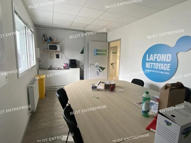 Bureau dans Lanvallay à louer - Photo intérieure – Image 3 sur 10