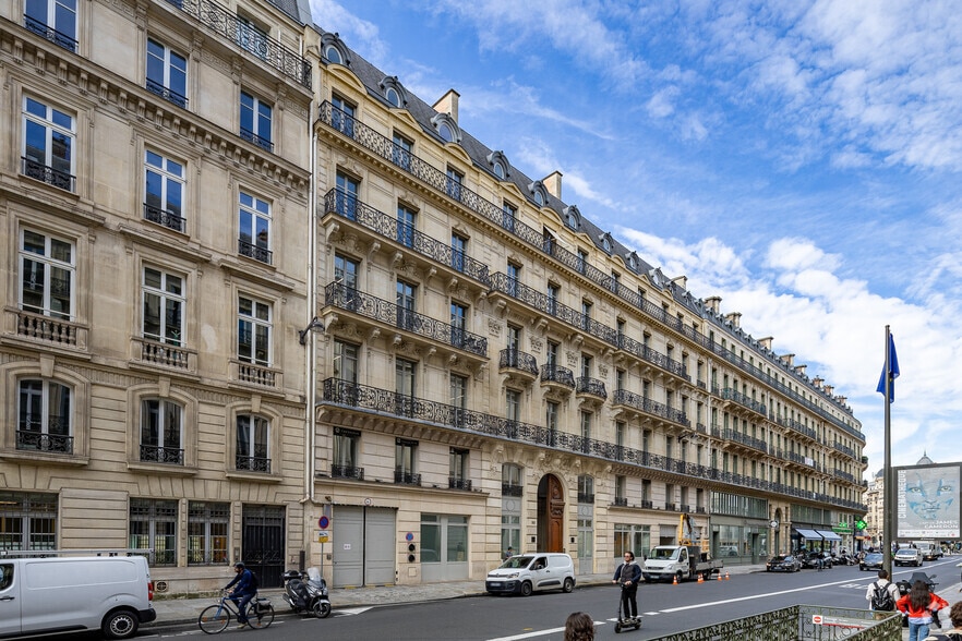53 Rue De Châteaudun, Paris à louer - Photo principale – Image 1 sur 12