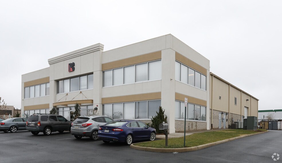 42669 Trade West Dr, Sterling, VA à louer - Photo principale – Image 1 sur 4