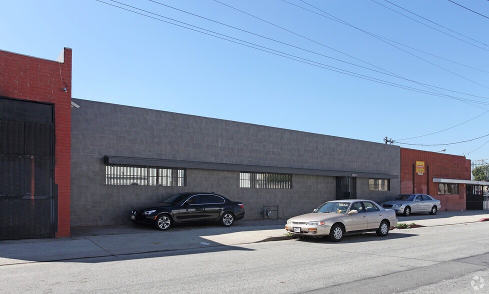 1390 Newton St, Los Angeles, CA à louer - Photo de l’immeuble – Image 2 sur 10