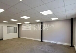 Local d'activités dans Morangis à vendre Photo intérieure– Image 2 sur 3