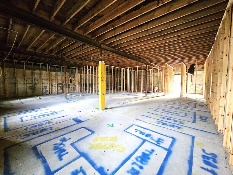 6307 N Saginaw St, Flint, MI à vendre - Photo de l’immeuble – Image 3 sur 13