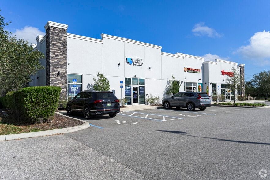 5890 State Highway 100, Palm Coast, FL à louer - Photo principale – Image 1 sur 9