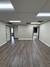 16885 W Bernardo Dr, San Diego, CA à louer Photo intérieure– Image 1 sur 5