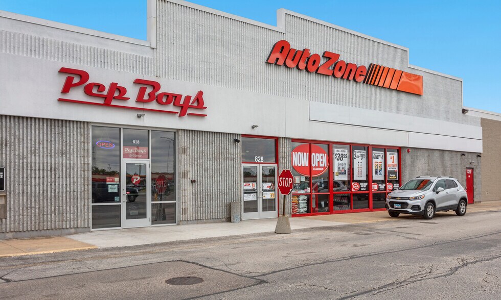 900 E Rollins Rd, Round Lake, IL à vendre - Photo de l’immeuble – Image 2 sur 15