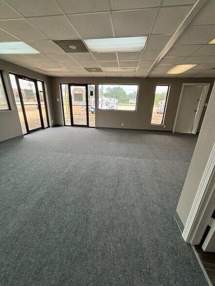 12558 Lake Charles Hwy, Leesville, LA à louer - Photo intérieure – Image 3 sur 17