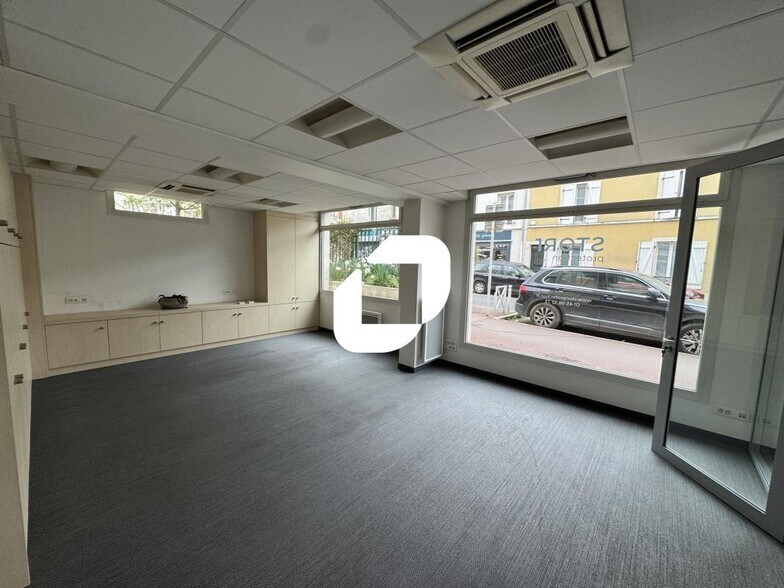Bureau dans Montrouge à louer - Photo intérieure – Image 2 sur 13