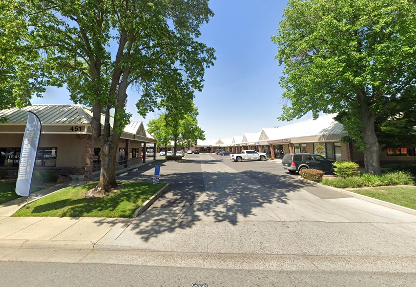 1747 Live Oak Blvd, Yuba City, CA à vendre - Photo de l’immeuble – Image 2 sur 10