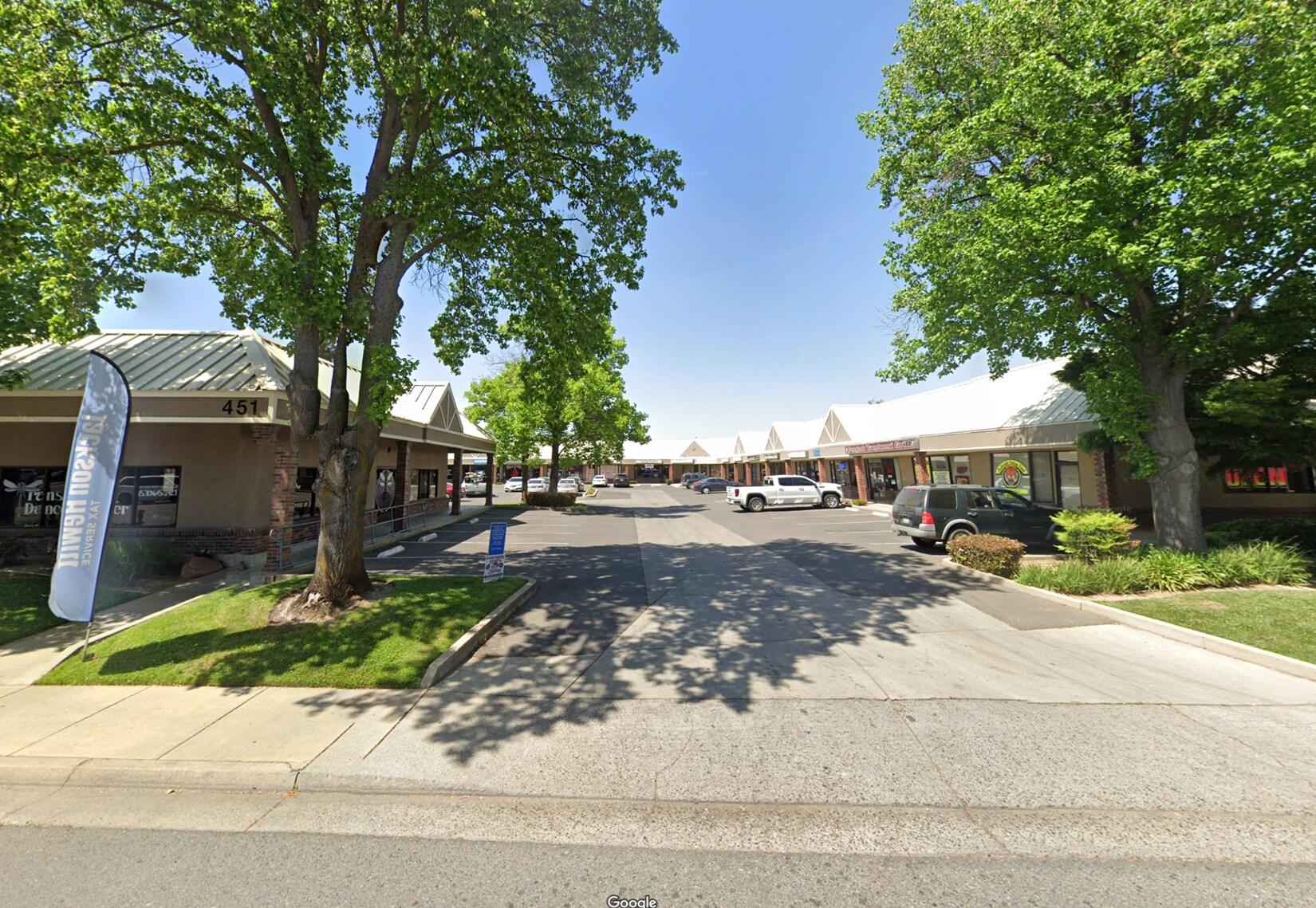 1747 Live Oak Blvd, Yuba City, CA à vendre Photo de l’immeuble– Image 1 sur 11