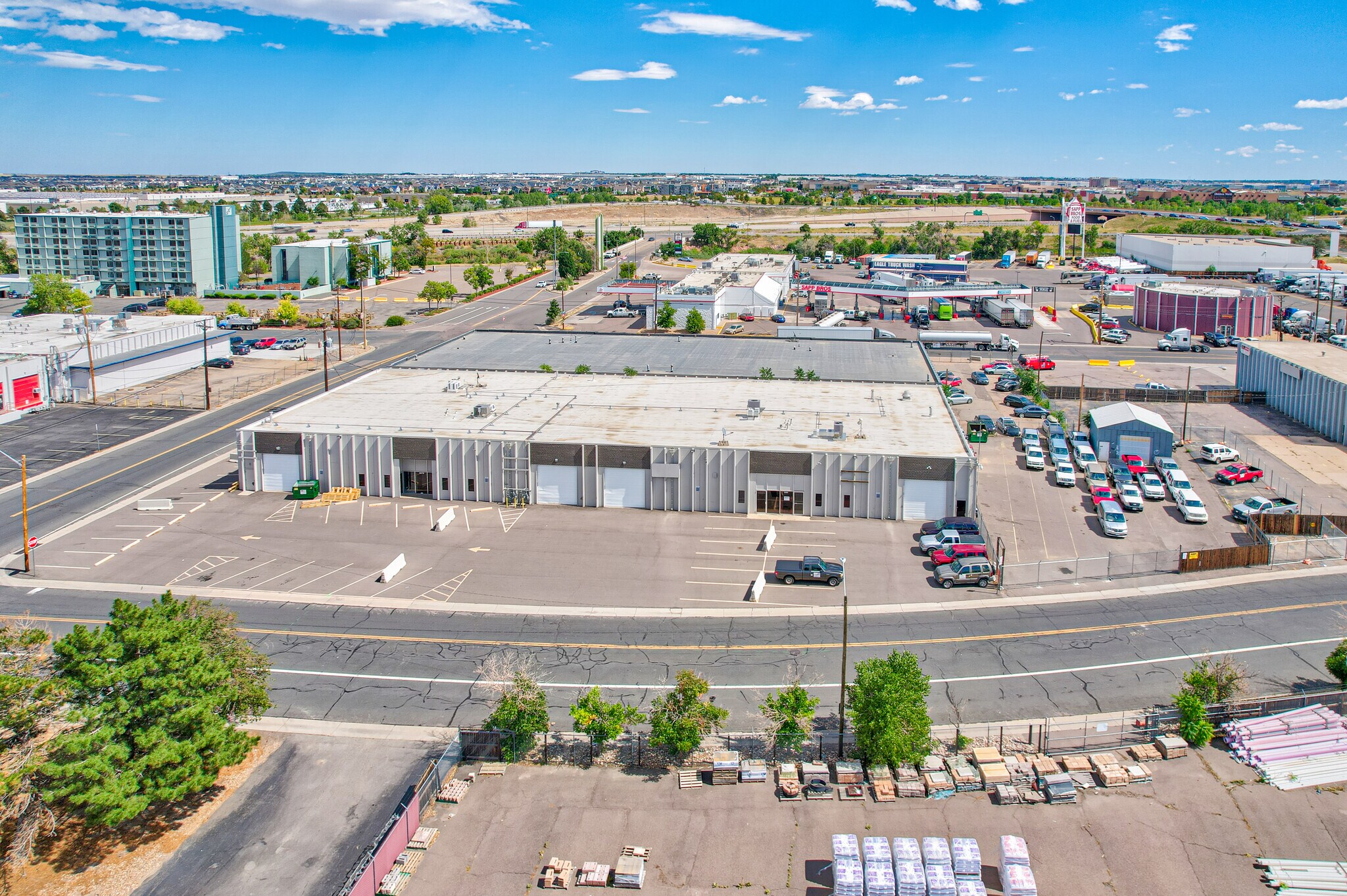 7000 E 49th Ave, Commerce City, CO à louer Photo principale– Image 1 sur 4