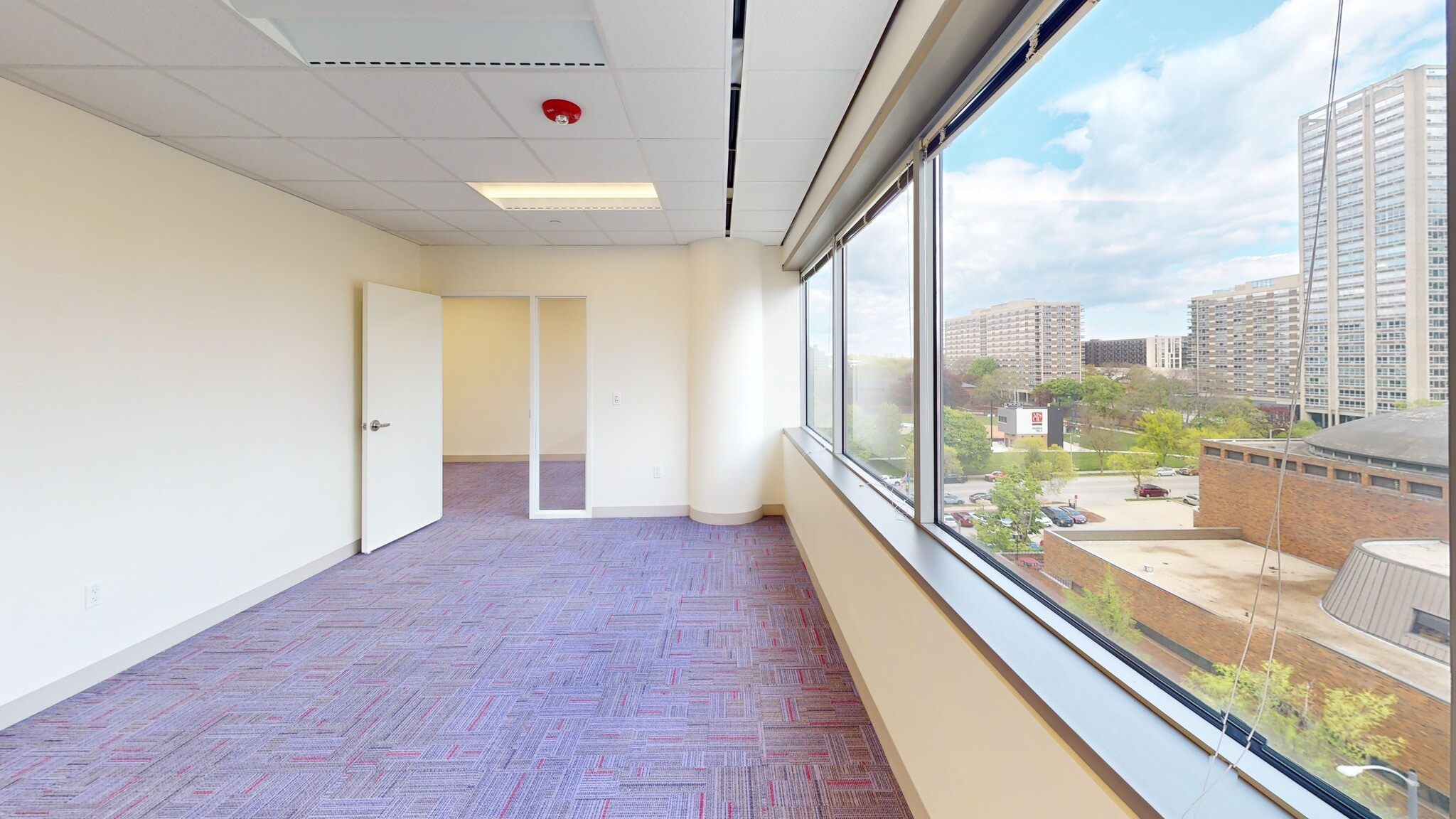 330 E Kilbourn Ave, Milwaukee, WI à louer Photo intérieure– Image 1 sur 9