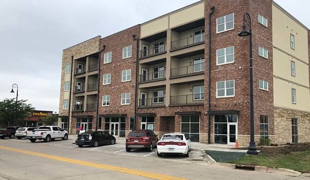 415 Center Pl, Altoona, IA à louer - Photo de l’immeuble – Image 3 sur 7