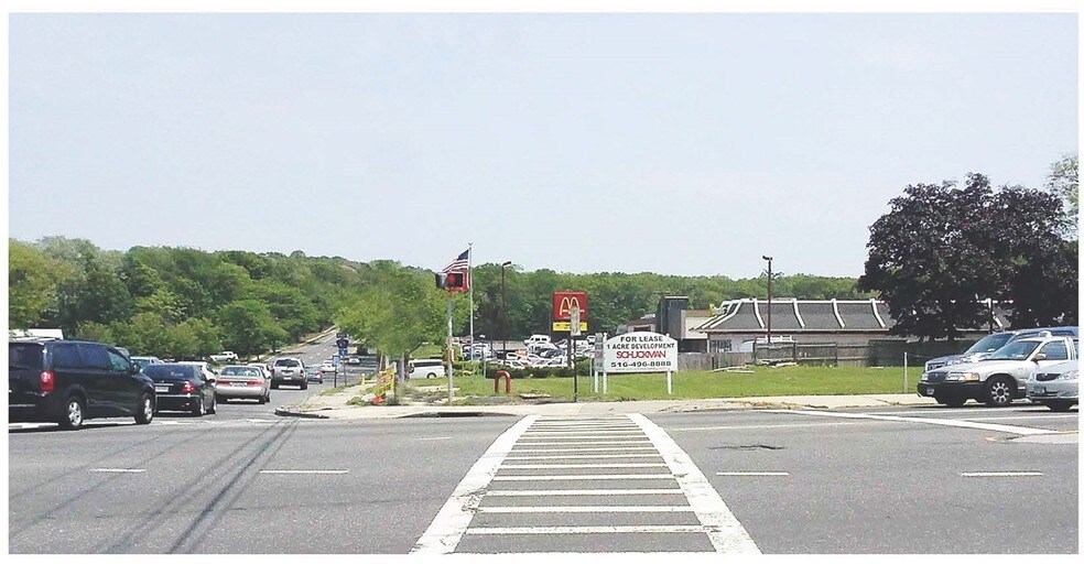 1 Commack Rd, Commack, NY à louer - Photo de l’immeuble – Image 3 sur 5