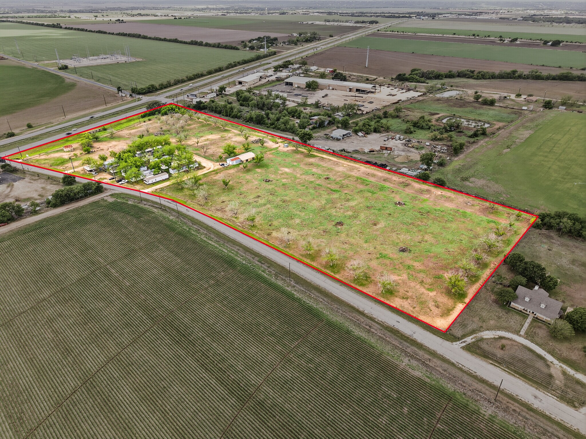 135 County Road 480, Castroville, TX à vendre Photo de l’immeuble– Image 1 sur 24