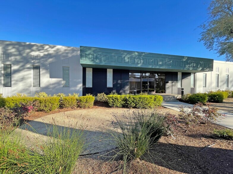 658 N Pastoria Ave, Sunnyvale, CA à louer - Photo principale – Image 1 sur 1