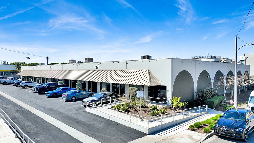921-937 Newhall St, Costa Mesa, CA à louer Photo de l’immeuble– Image 1 sur 5