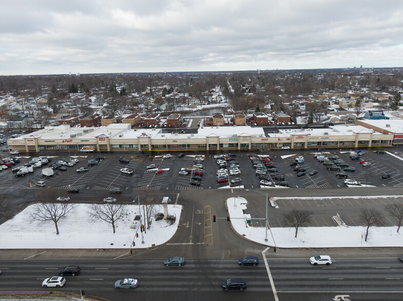 500-558 E North Ave, Glendale Heights, IL à louer - Photo de l’immeuble – Image 3 sur 12