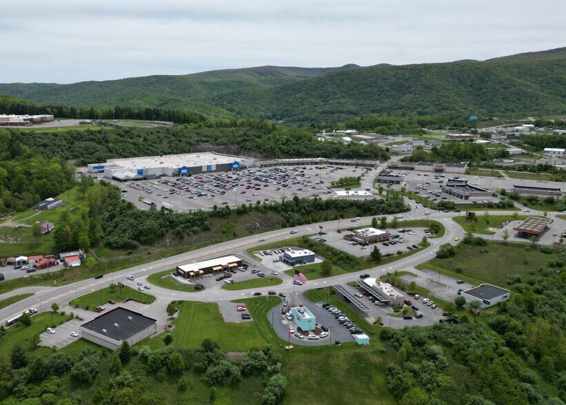 685 Commonwealth Dr, Norton, VA à vendre - Photo de l’immeuble – Image 2 sur 4