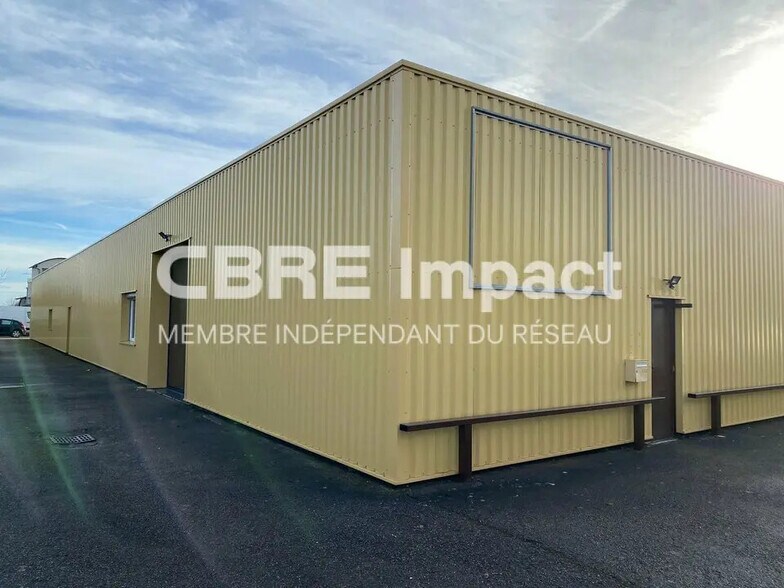 Local d’activités dans Dijon à louer - Photo de l’immeuble – Image 1 sur 11