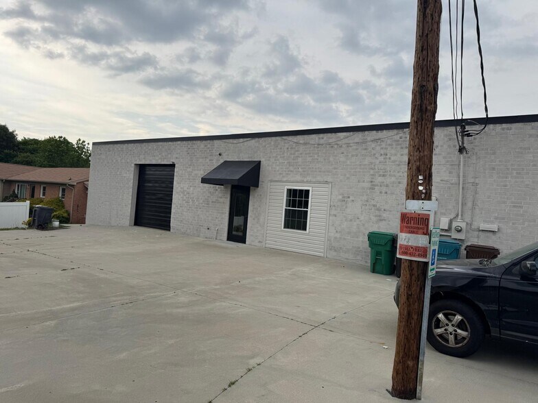3301 N Main St, High Point, NC à louer - Photo de l’immeuble – Image 2 sur 12