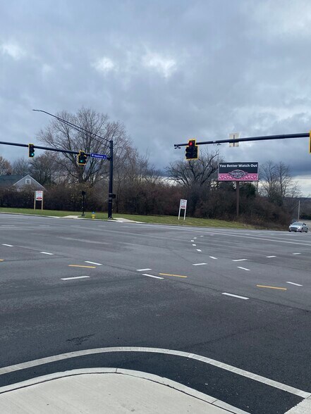 4573 Old Troy, Dayton, OH à vendre - Photo de l’immeuble – Image 3 sur 6