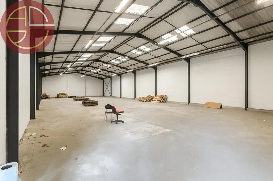 Industriel/Logistique dans Lespinasse à vendre - Photo de l’immeuble – Image 1 sur 7