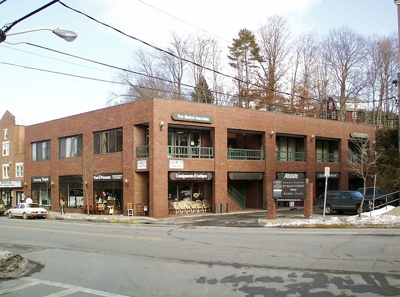 175 Main St, Mount Kisco, NY à louer - Photo de l’immeuble – Image 2 sur 7