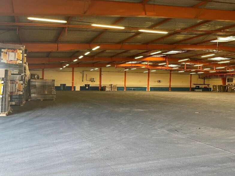 Industriel/Logistique dans Tarascon à louer - Photo de l’immeuble – Image 3 sur 5