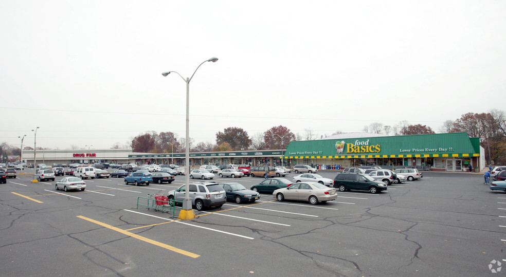 738 Union Ave, Middlesex, NJ à louer - Photo de l’immeuble – Image 2 sur 7