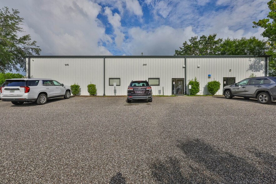 11051 Challenger Ave, Odessa, FL à vendre - Photo de l’immeuble – Image 2 sur 49