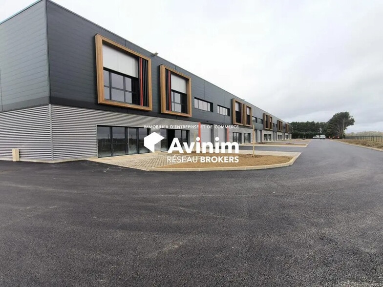 Industriel/Logistique dans Avrainville à louer - Photo de l’immeuble – Image 1 sur 7