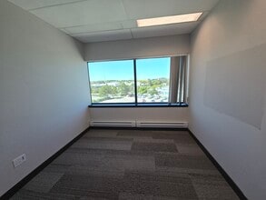 2233 Argentia Rd, Mississauga, ON à louer Photo intérieure– Image 2 sur 14