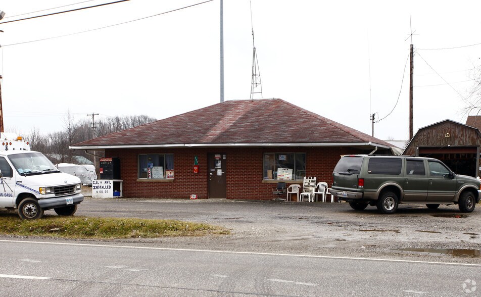 Tallmadge Road portefeuille de 3 biens à vendre sur LoopNet.fr - Photo principale – Image 2 sur 3