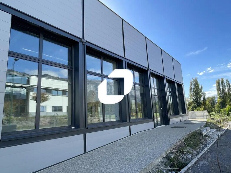 Bureau dans Saint-Ismier à louer - Photo de l’immeuble – Image 1 sur 6