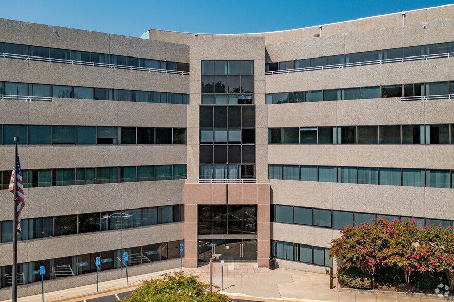 1800 Alexander Bell Dr, Reston, VA à louer - Photo de l’immeuble – Image 3 sur 8