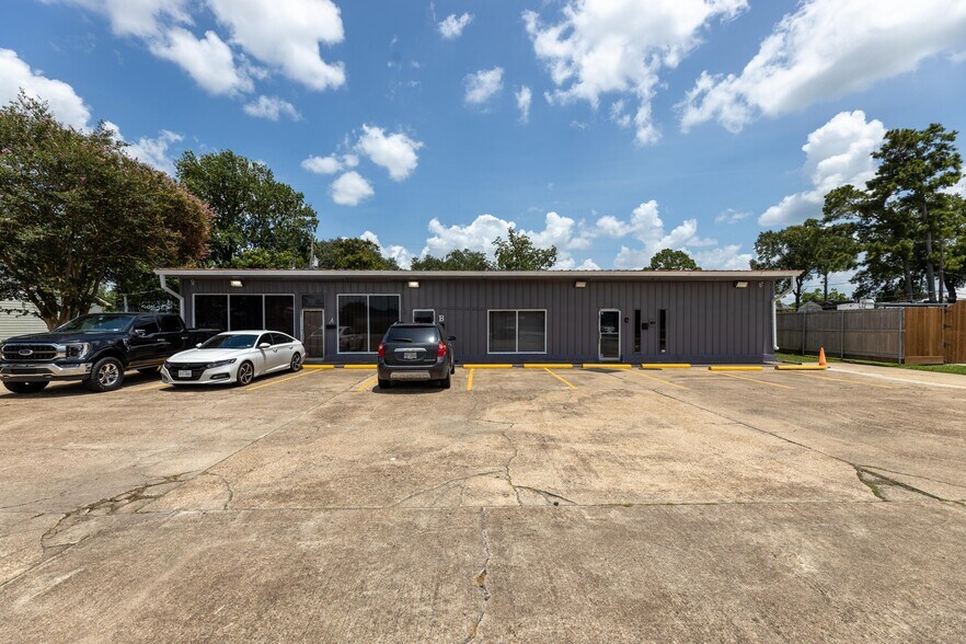 3203 Preston Ave, Pasadena, TX à louer - Photo de l’immeuble – Image 2 sur 5