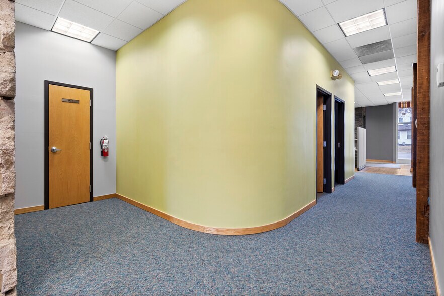 3960 Minnehaha Ave, Minneapolis, MN à louer - Photo intérieure – Image 2 sur 27