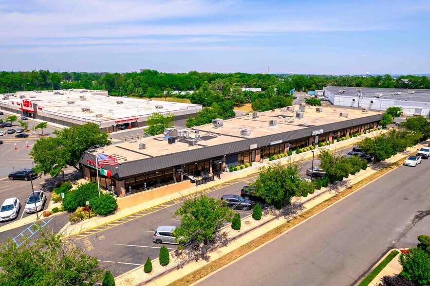 1500 Saint Georges Ave, Avenel, NJ à vendre - Photo de l’immeuble – Image 1 sur 9