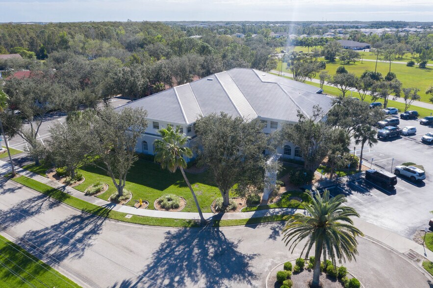 3820 Colonial Blvd, Fort Myers, FL à louer - Photo de l’immeuble – Image 3 sur 33