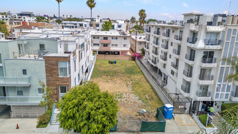 112 S Croft Ave, Los Angeles, CA à vendre - Photo de l’immeuble – Image 2 sur 12