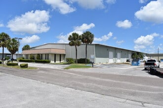 12910 Automobile Blvd, Clearwater, FL à louer Photo de l’immeuble– Image 1 sur 5