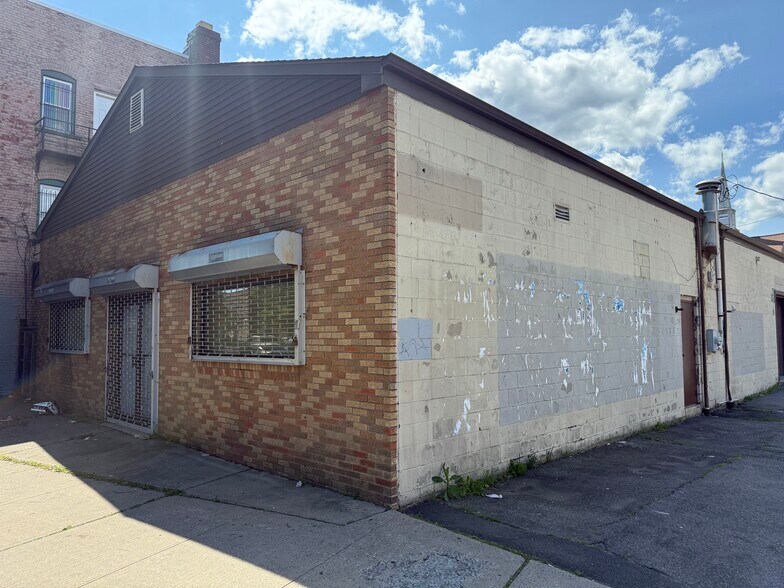 2738 Fairfield Ave, Bridgeport, CT à vendre - Photo de l’immeuble – Image 2 sur 3