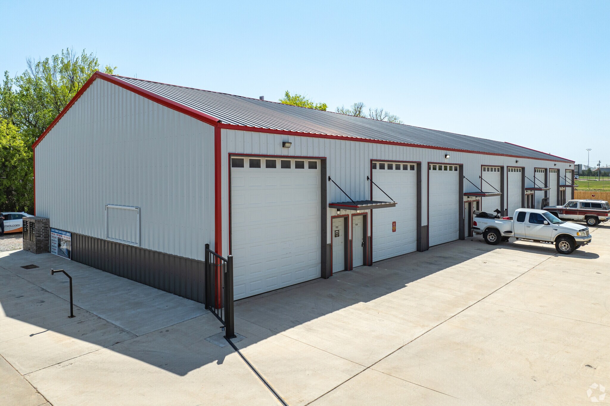 308 W State Highway 152, Mustang, OK à vendre Photo de l’immeuble– Image 1 sur 31