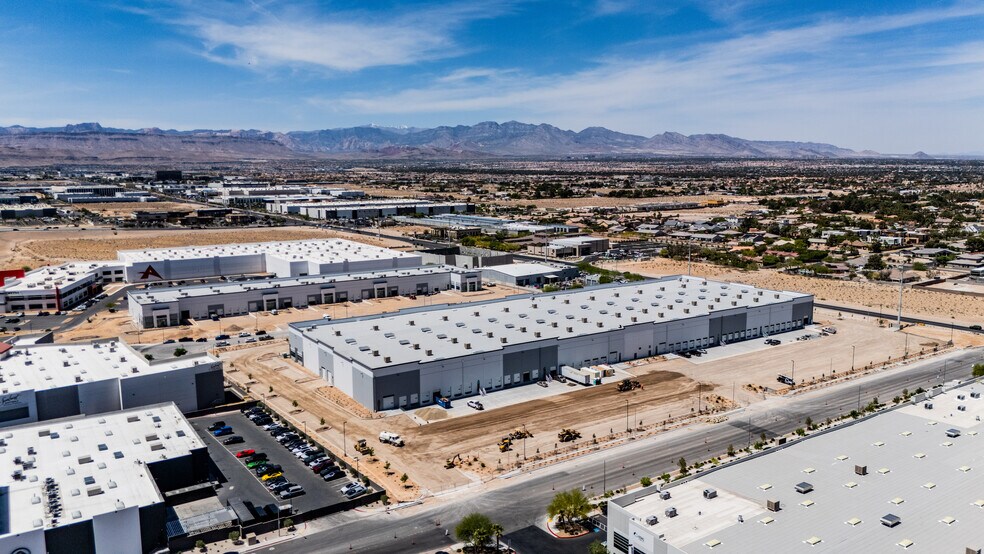 6551 Westwind Rd, Las Vegas, NV à louer - Photo de l’immeuble – Image 2 sur 5