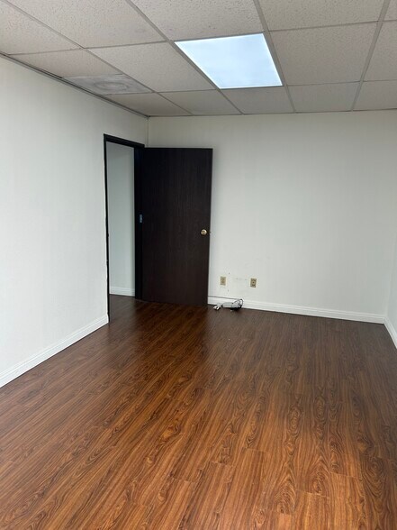 12140 Artesia Blvd, Artesia, CA à louer - Photo intérieure – Image 3 sur 17