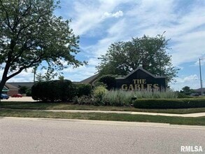 2924 Plaza Dr, Springfield, IL à louer Aérien– Image 1 sur 8