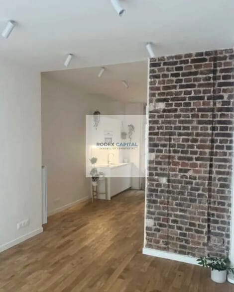 Local commercial dans Paris à louer - Photo de l’immeuble – Image 2 sur 3